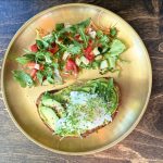 Avokádový chlebík s Benedikt vajíčkom